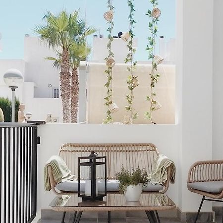 Modern Townhouse In Torrevieja, Costa Blanca Lägenhet Exteriör bild