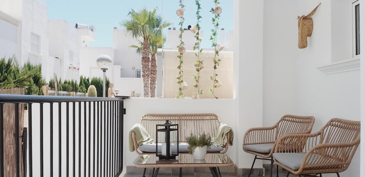 Modern Townhouse In Torrevieja, Costa Blanca Lägenhet Exteriör bild